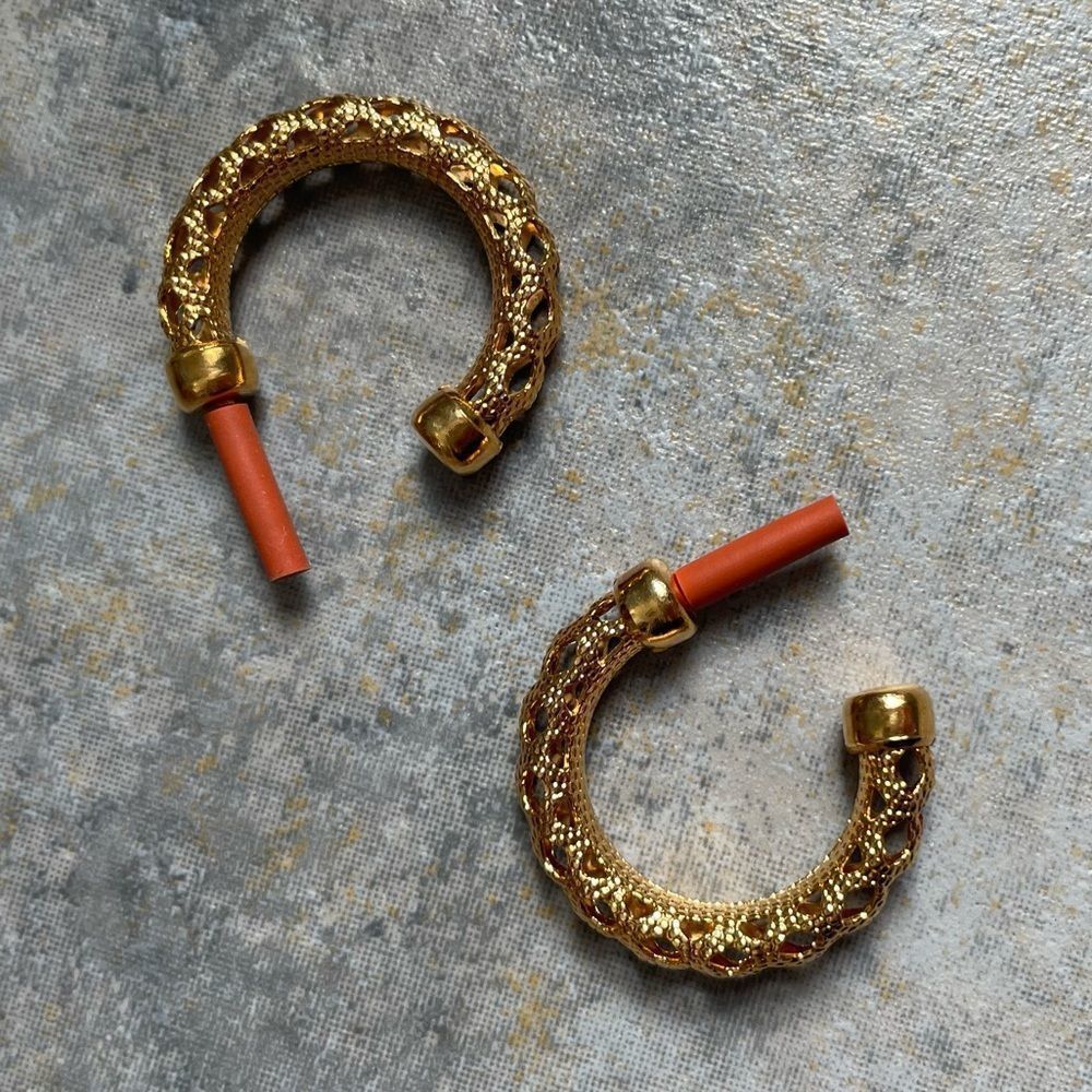 🌝 Gold Puff Hoop Earrings 🌝 - Picture 2 of 8